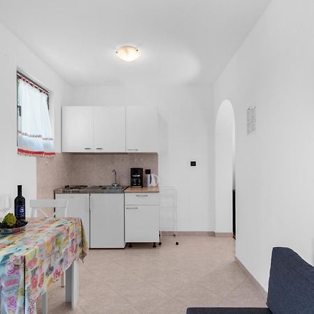 Apartments Villa Falcon Funtana Zewnętrze zdjęcie