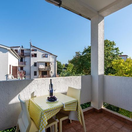 Apartments Villa Falcon Funtana Zewnętrze zdjęcie