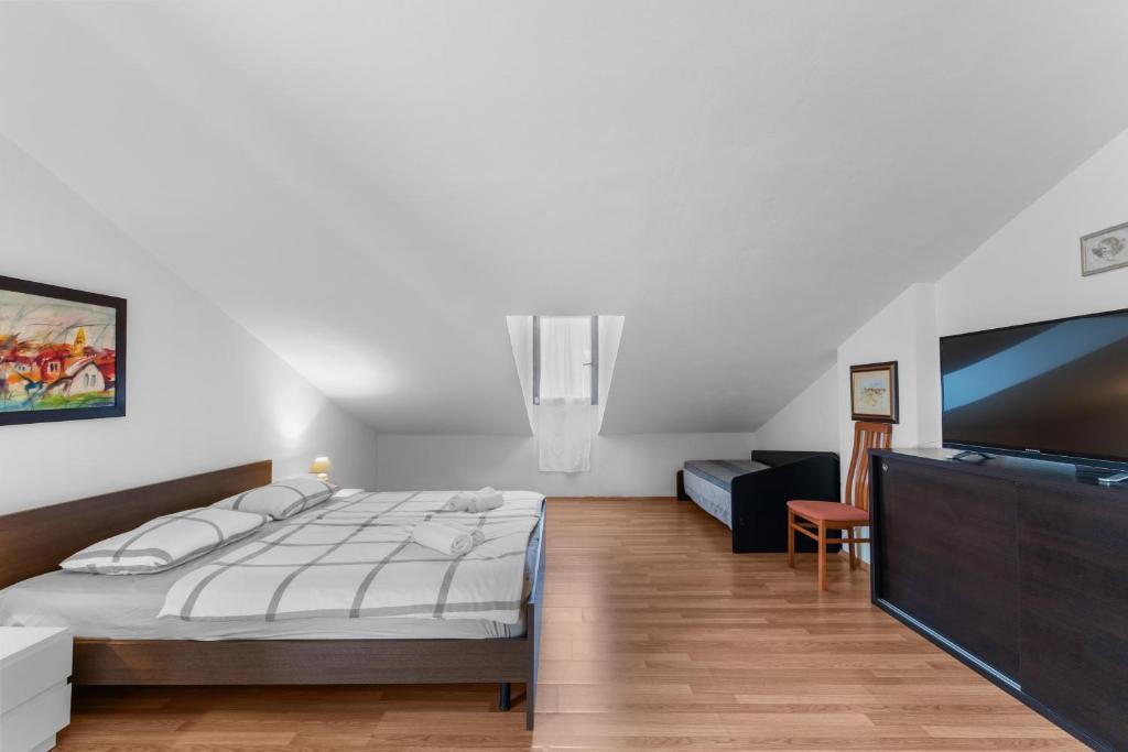 Apartments Villa Falcon Funtana Zewnętrze zdjęcie