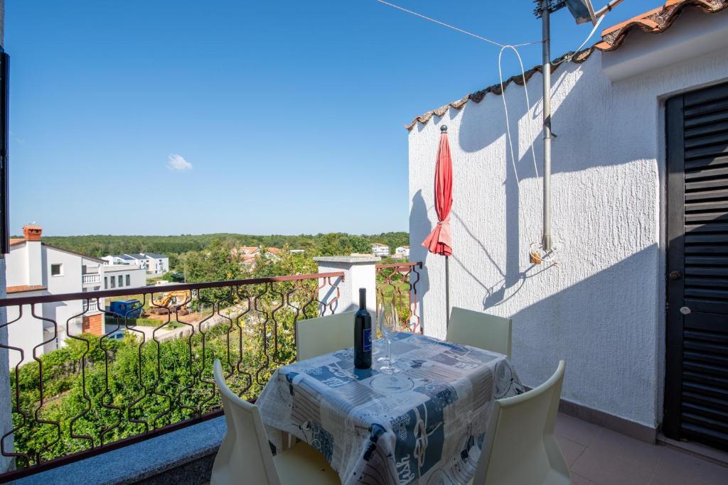 Apartments Villa Falcon Funtana Zewnętrze zdjęcie